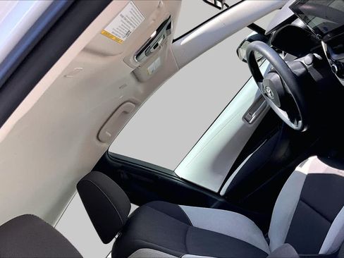 Used 2024 Toyota Corolla LE w/ LE Convenience Package FWD image 13