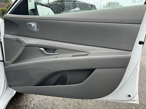 Used 2024 Hyundai Elantra SEL image 25