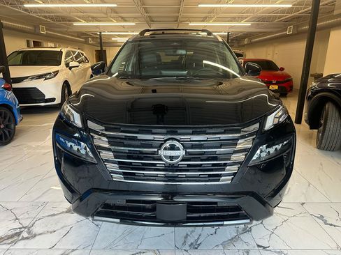 Used 2026 Nissan Rogue Platinum w/ Platinum Premium Package AWD/4WD image 2
