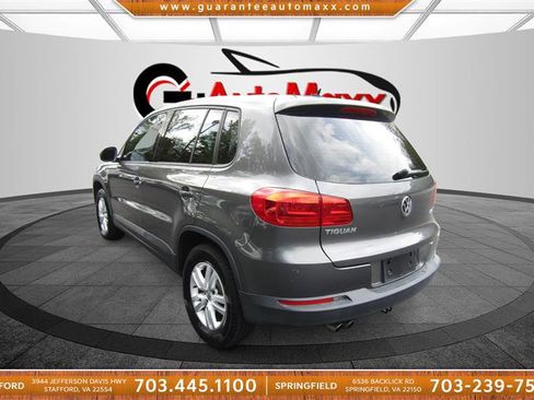Used 2014 Volkswagen Tiguan S image 7