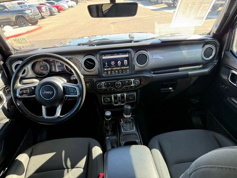 Used 2020 Jeep Wrangler Unlimited Sahara image 19