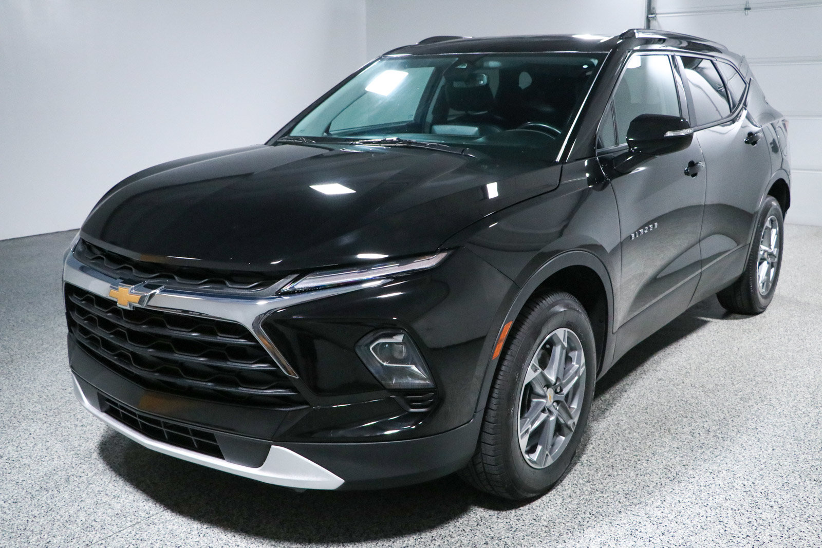 Used 2024 Chevrolet Blazer LT FWD image 31