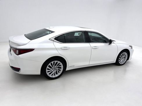 Used 2019 Lexus ES 300h image 6