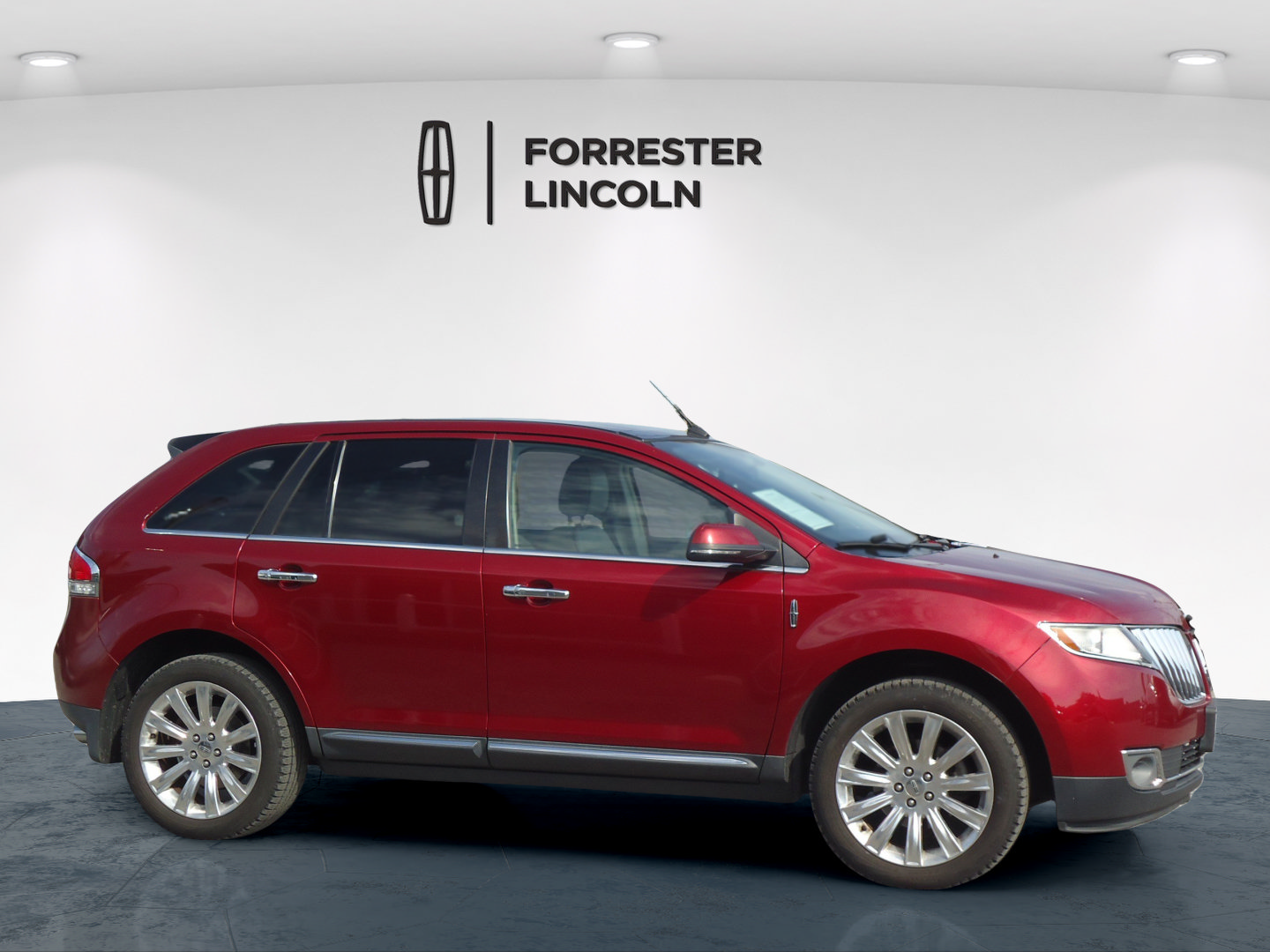 Used 2015 Lincoln MKX AWD w/ Equipment Group 102A image 2