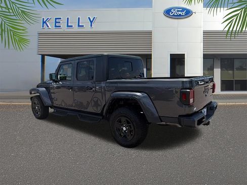 Used 2023 Jeep Gladiator Sport AWD/4WD image 3
