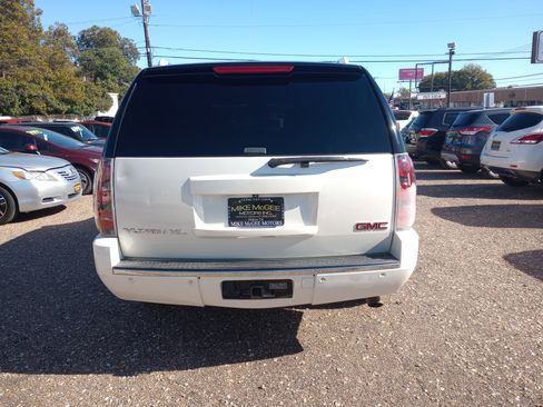 Used 2014 GMC Yukon XL Denali image 6