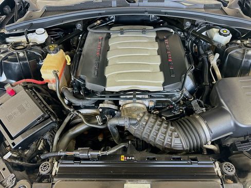 Used 2019 Chevrolet Camaro SS RWD image 28
