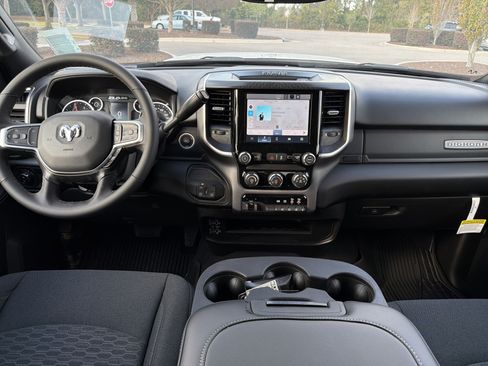 Used 2025 RAM 3500 Big Horn AWD/4WD image 17