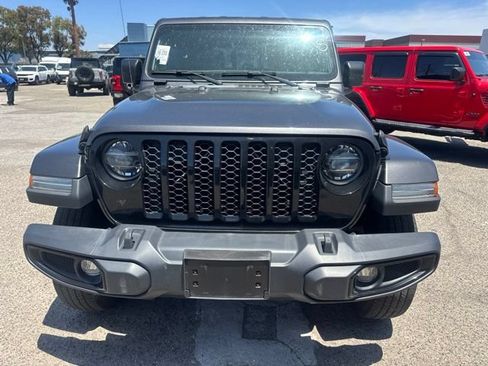 Used 2022 Jeep Gladiator Sport AWD/4WD image 2