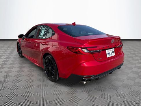 Used 2025 Toyota Camry SE FWD image 5
