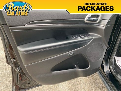 Used 2021 Jeep Grand Cherokee Limited AWD/4WD image 24