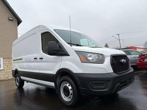 Used 2023 Ford Transit 150 Medium Roof image 4