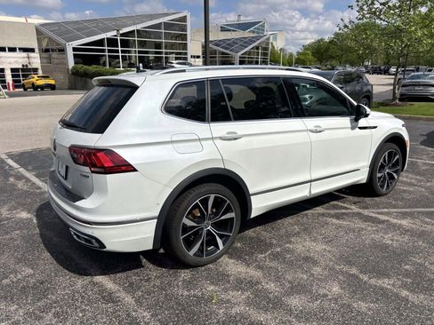 Used 2024 Volkswagen Tiguan SEL R-Line AWD/4WD image 5