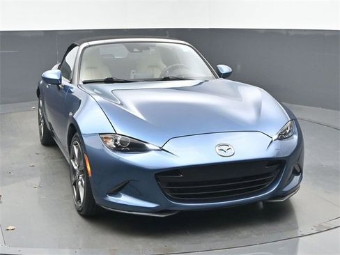 Used 2019 MAZDA MX-5 Miata Grand Touring image 2
