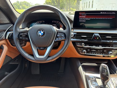 Certified 2023 BMW 540i RWD image 31