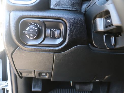 Used 2024 RAM 2500 Laramie w/ Sport Appearance Package image 12