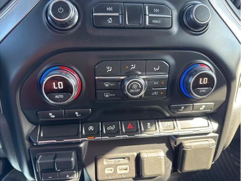 Used 2020 Chevrolet Silverado 1500 LTZ AWD/4WD image 21
