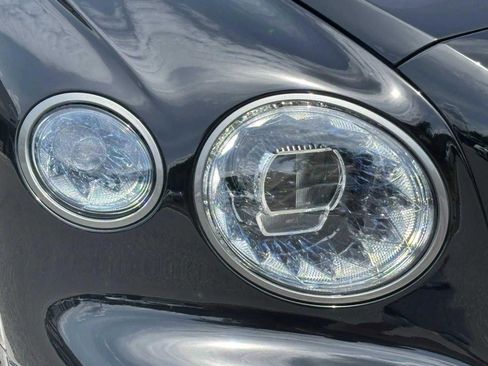 New 2025 Bentley Flying Spur Plug-In Hybrid image 12