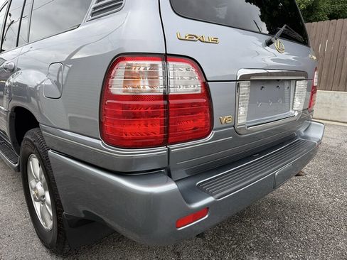 Used 2005 Lexus LX 470 4WD image 28