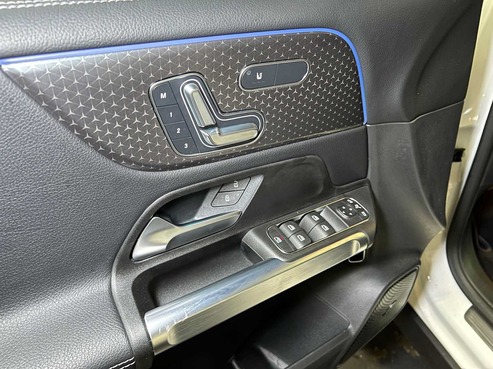 Used 2026 Mercedes-Benz GLB 250 4MATIC image 22