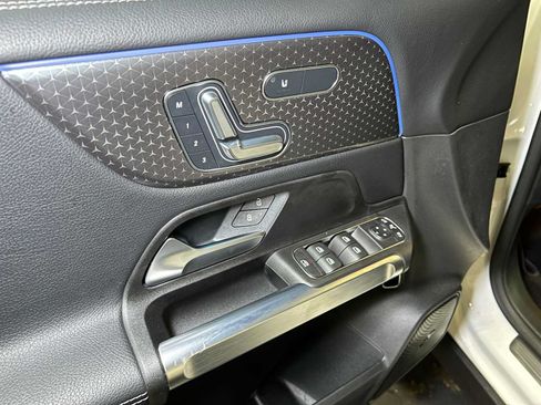 Used 2026 Mercedes-Benz GLB 250 4MATIC image 22