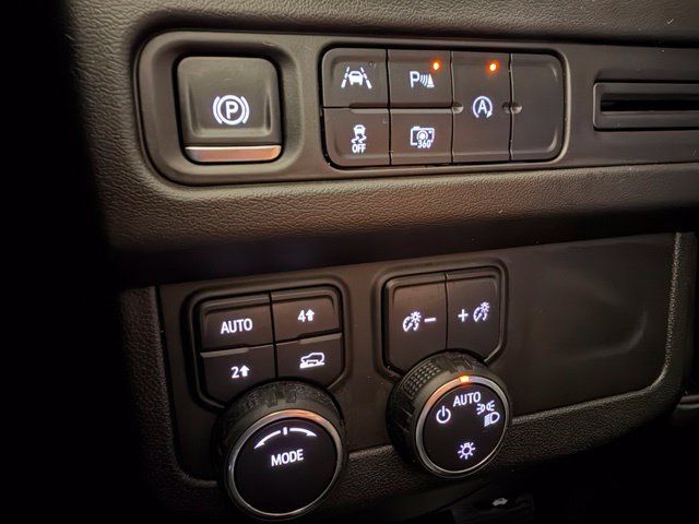 Used 2024 Chevrolet Tahoe RST w/ Luxury Package AWD/4WD image 24