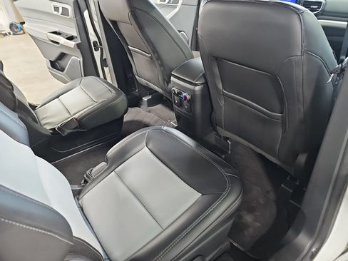Used 2024 Ford Explorer XLT w/ Equipment Group 202A AWD/4WD image 11