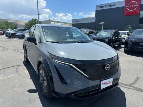 Used 2024 Nissan Ariya AWD image 3