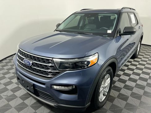 Used 2021 Ford Explorer XLT w/ Equipment Group 202A RWD image 7