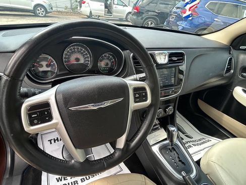 Used 2013 Chrysler 200 Limited FWD image 5