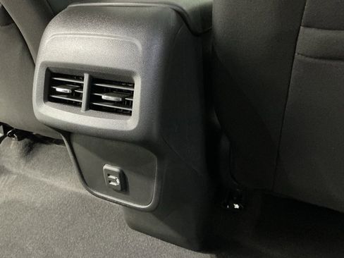 Used 2020 Chevrolet Equinox LS image 24