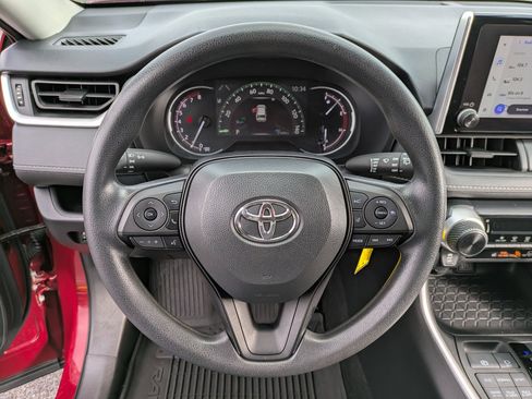 Used 2023 Toyota RAV4 LE image 9