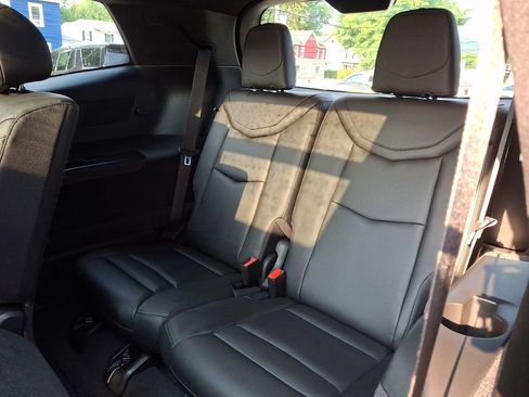 Used 2024 Cadillac XT6 Luxury AWD/4WD image 10