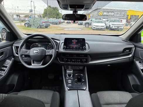 Used 2025 Nissan Rogue SV FWD image 30