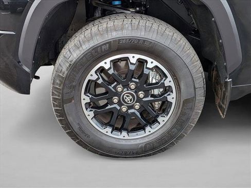 Used 2025 Toyota Tundra SR5 AWD/4WD image 29