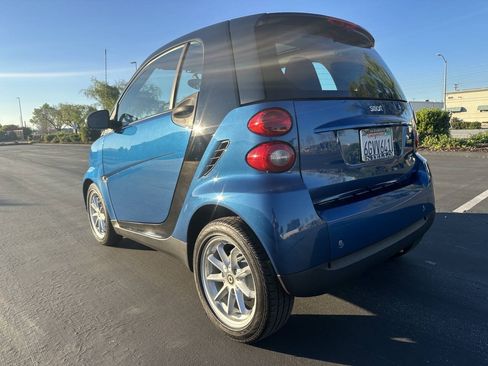 Used 2009 smart fortwo pure RWD image 4