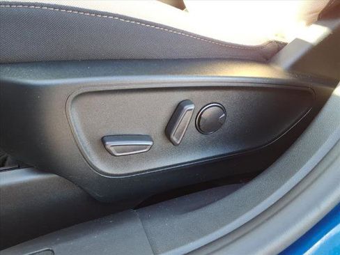 Certified 2022 Ford Escape SE w/ SE Sport Appearance Package image 4