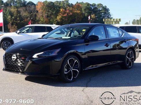 New 2025 Nissan Altima 2.5 SR w/ SR Premium Package image 3