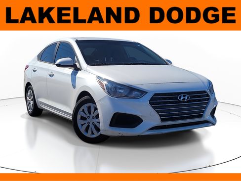 Used 2021 Hyundai Accent SE image 1