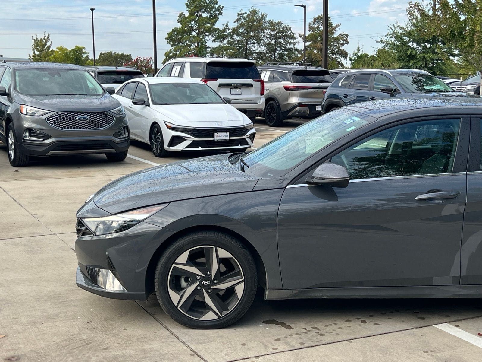 Certified 2023 Hyundai Elantra Limited w/ Preferred Accessory Package FWD image 7