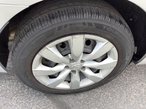 Used 2016 Toyota Corolla LE FWD image 21