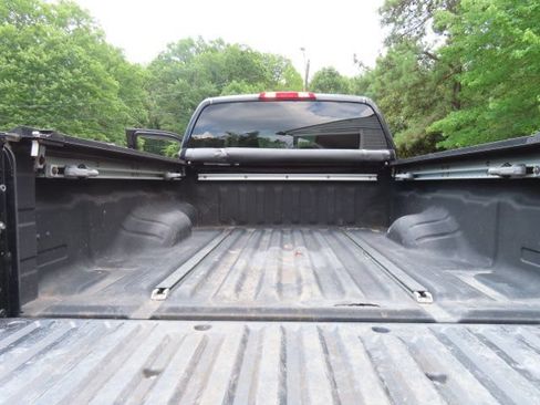 Used 2011 Nissan Frontier SV w/ SV Premium Utility Pkg AWD/4WD image 9