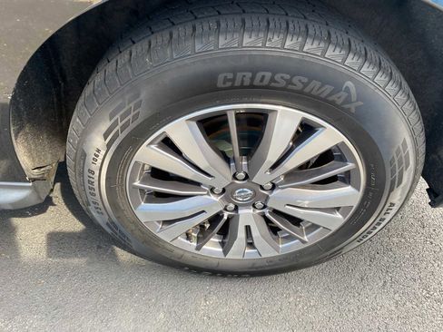Used 2019 Nissan Pathfinder SL AWD/4WD image 43