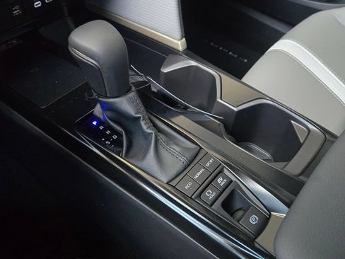 Used 2026 Toyota Camry SE w/ Convenience Package FWD image 15