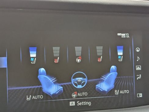 Used 2019 Lexus LS 500h AWD image 34