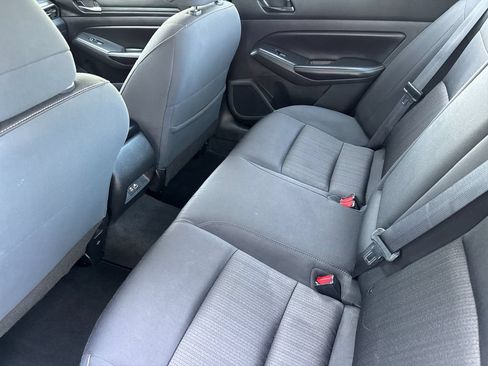 Used 2024 Nissan Altima 2.5 SV FWD image 12