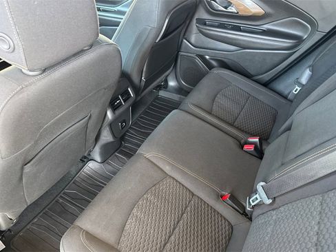 Used 2018 GMC Terrain SLE w/ Driver Convenience Package image 5