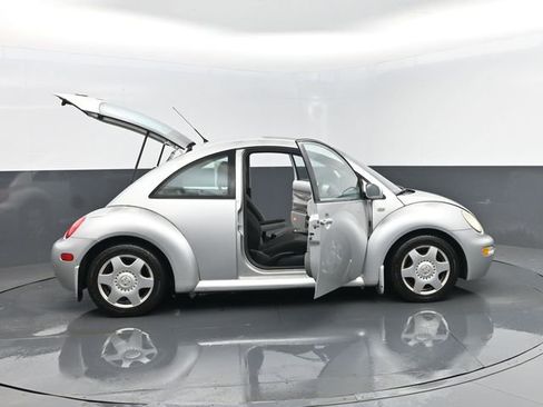 Used 2001 Volkswagen Beetle GLS FWD image 28