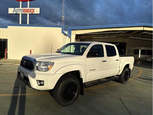 Used 2015 Toyota Tacoma PreRunner image 3