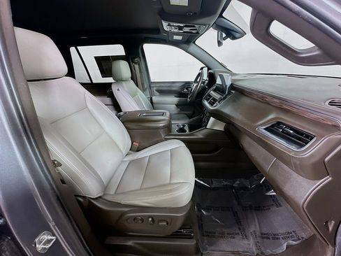 Used 2021 Chevrolet Tahoe LT w/ LT Signature Package RWD image 12